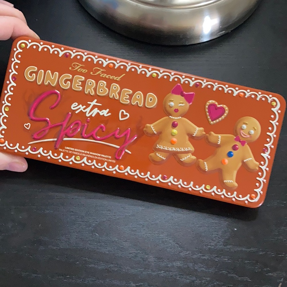 Too faced extra spicy gingerbread palette